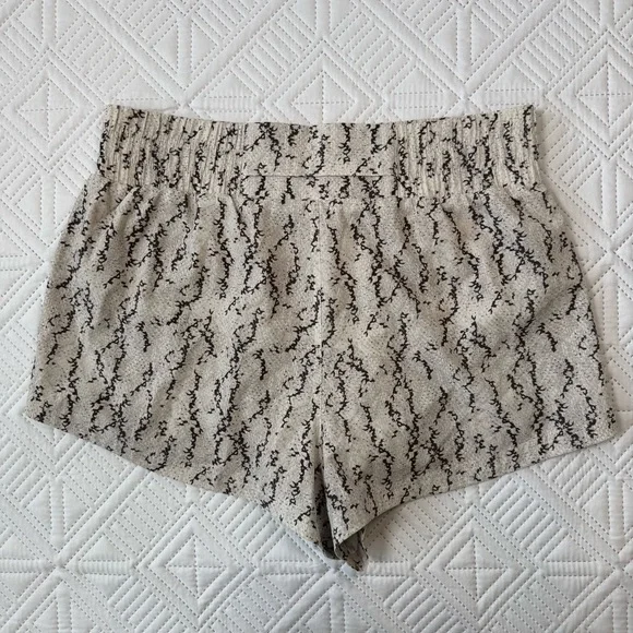 Varley Kallin Running Shorts Snake Print Size S - Picture 3 of 10